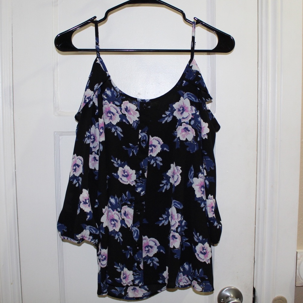 Hippie Rose long sleeve shoulder cutout